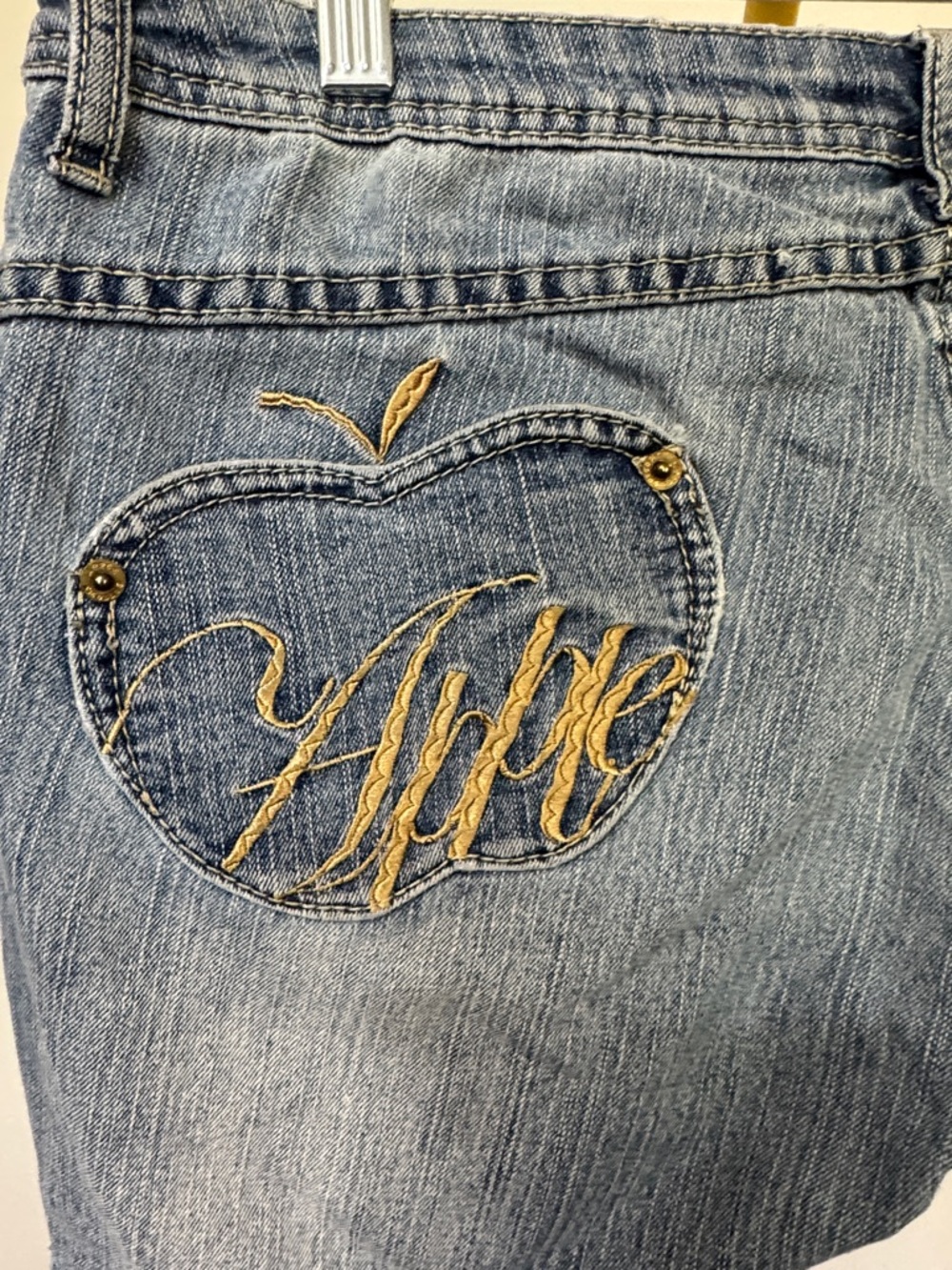 Apple Bottoms vintage cut off Blue Jeans with Gold Embroidered Apple 11/12